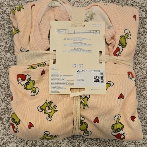 American Eagle Outfitters Womens Pink Lounge Set with Green and Red Accents - Picture 2 of 7